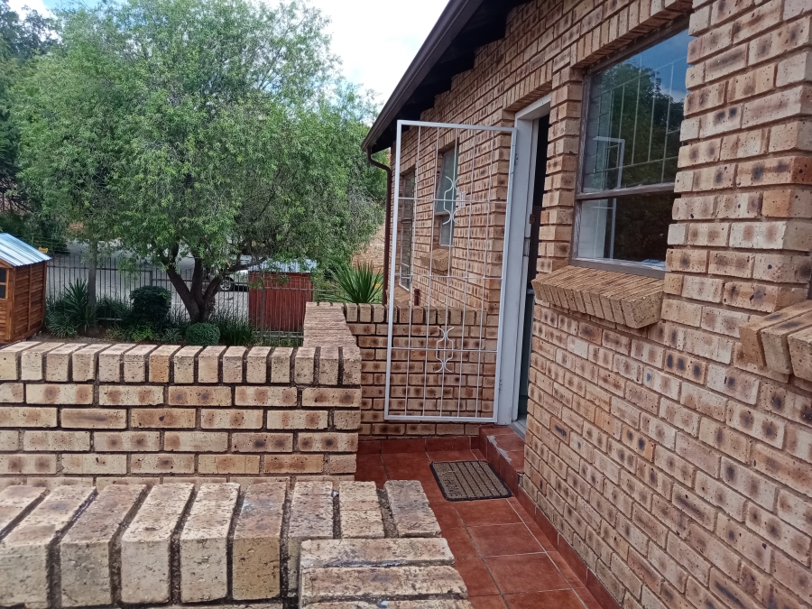 2 Bedroom Property for Sale in Amorosa Gauteng