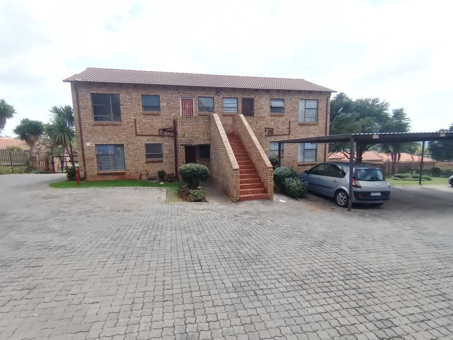 2 Bedroom Property for Sale in Amorosa Gauteng