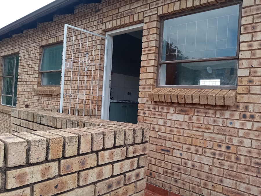 2 Bedroom Property for Sale in Amorosa Gauteng