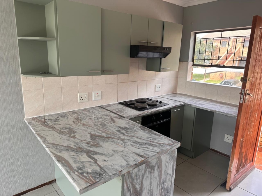 2 Bedroom Property for Sale in Amorosa Gauteng