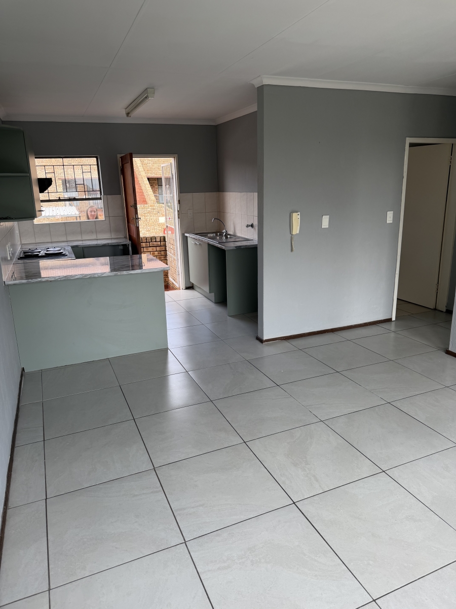 2 Bedroom Property for Sale in Amorosa Gauteng