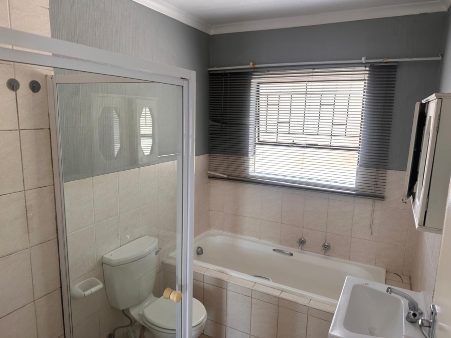 2 Bedroom Property for Sale in Amorosa Gauteng