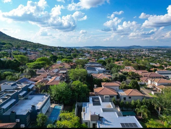 To Let 7 Bedroom Property for Rent in Featherbrooke Estate Gauteng