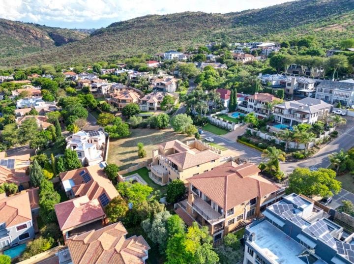 To Let 7 Bedroom Property for Rent in Featherbrooke Estate Gauteng