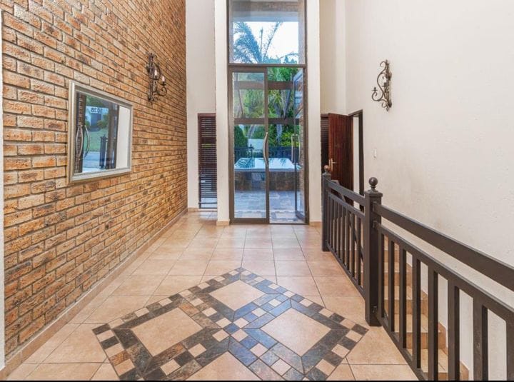 To Let 7 Bedroom Property for Rent in Featherbrooke Estate Gauteng