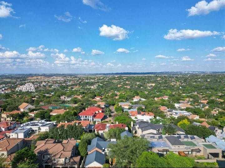 To Let 7 Bedroom Property for Rent in Featherbrooke Estate Gauteng