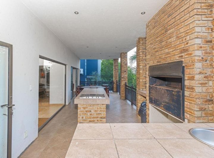 To Let 7 Bedroom Property for Rent in Featherbrooke Estate Gauteng