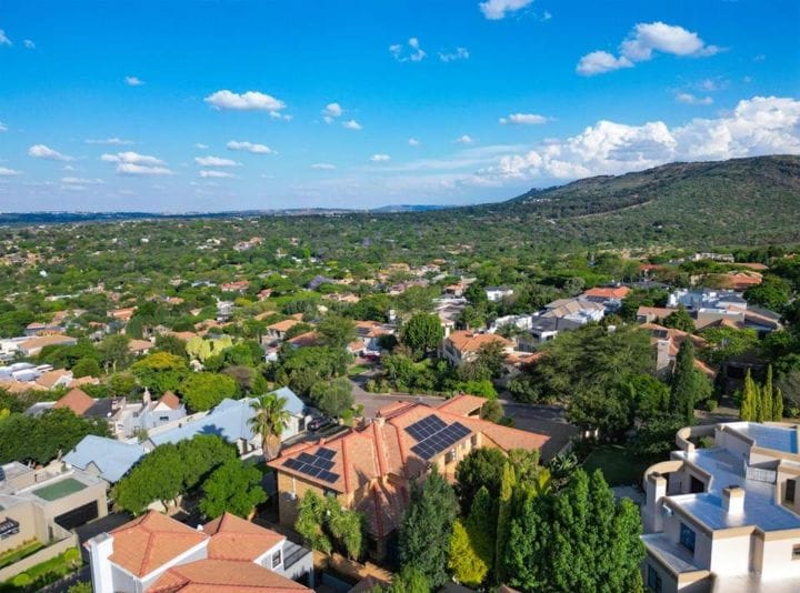 To Let 7 Bedroom Property for Rent in Featherbrooke Estate Gauteng