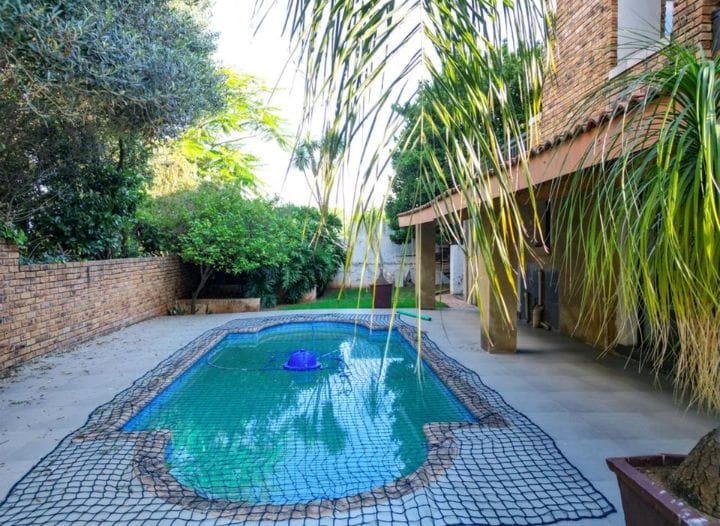 To Let 7 Bedroom Property for Rent in Featherbrooke Estate Gauteng