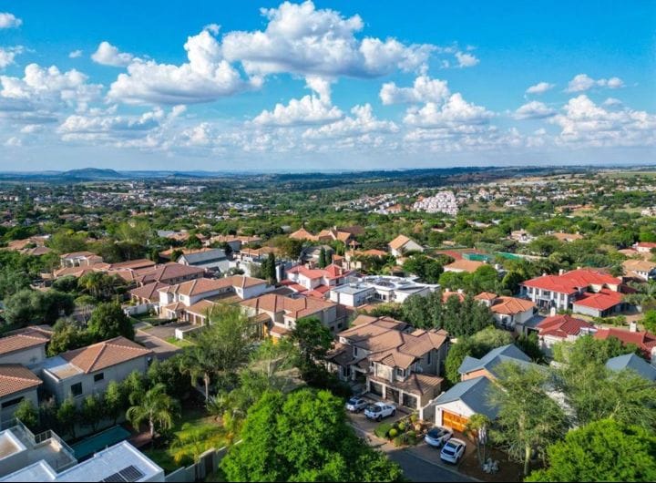 To Let 7 Bedroom Property for Rent in Featherbrooke Estate Gauteng