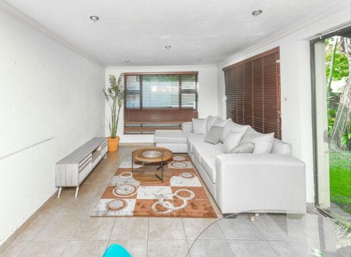 To Let 7 Bedroom Property for Rent in Featherbrooke Estate Gauteng