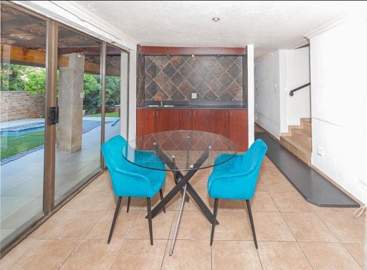 To Let 7 Bedroom Property for Rent in Featherbrooke Estate Gauteng