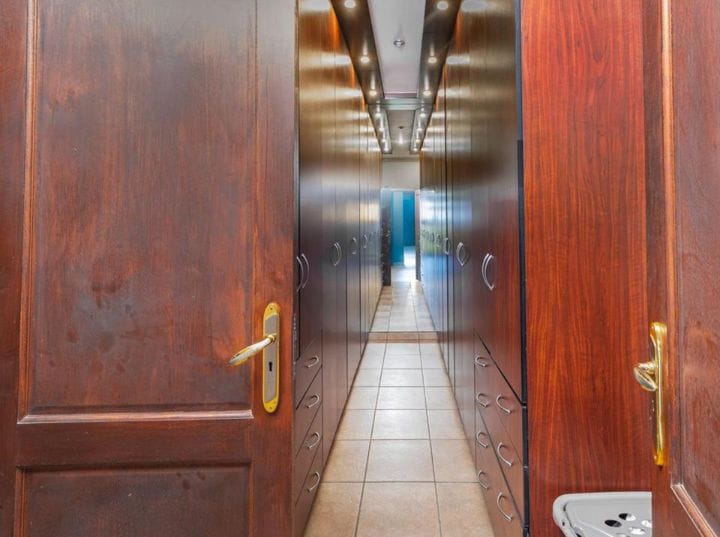 To Let 7 Bedroom Property for Rent in Featherbrooke Estate Gauteng