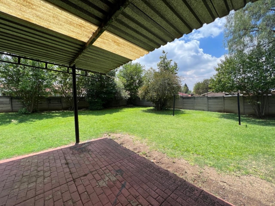 3 Bedroom Property for Sale in Brackendowns Gauteng