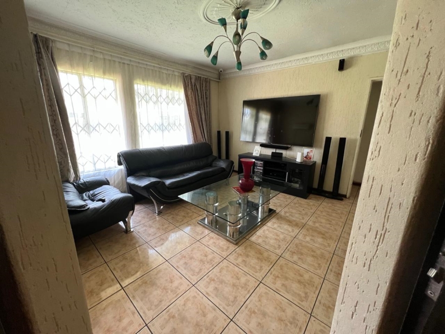 3 Bedroom Property for Sale in Brackendowns Gauteng