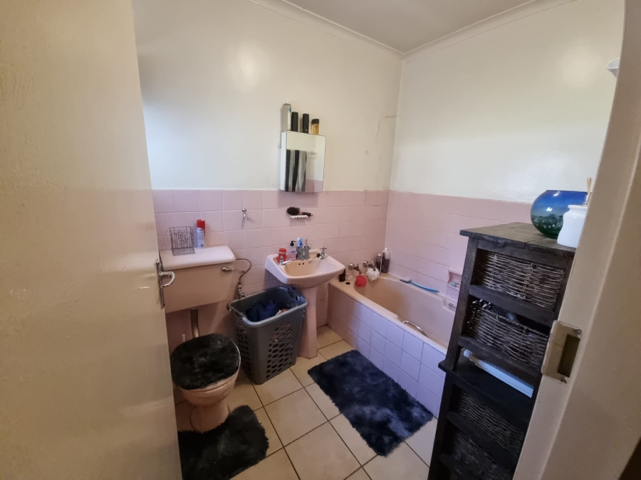 To Let 3 Bedroom Property for Rent in Beyers Park Gauteng