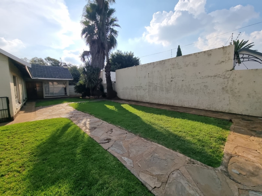 To Let 3 Bedroom Property for Rent in Beyers Park Gauteng