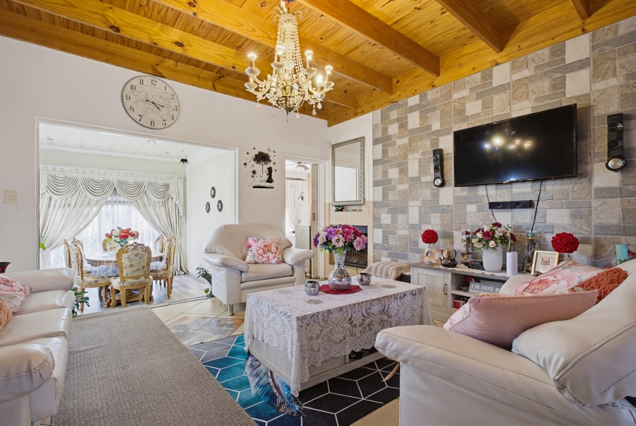 4 Bedroom Property for Sale in Illiondale Gauteng