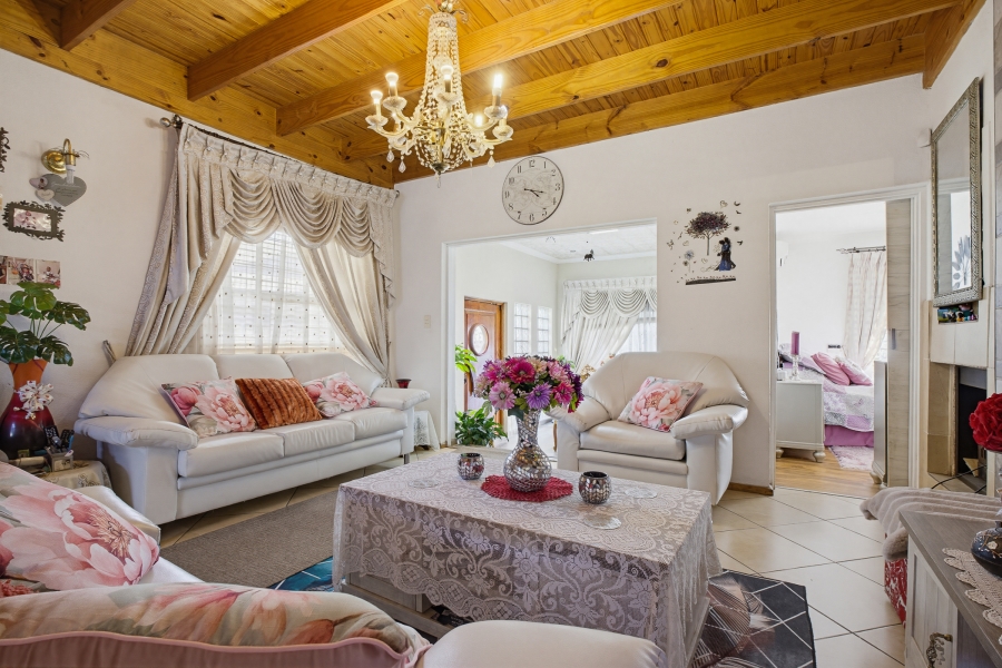 4 Bedroom Property for Sale in Illiondale Gauteng