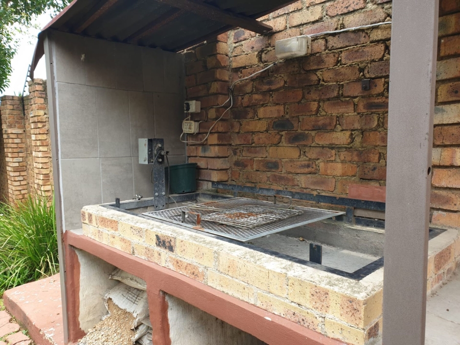 3 Bedroom Property for Sale in Illiondale Gauteng