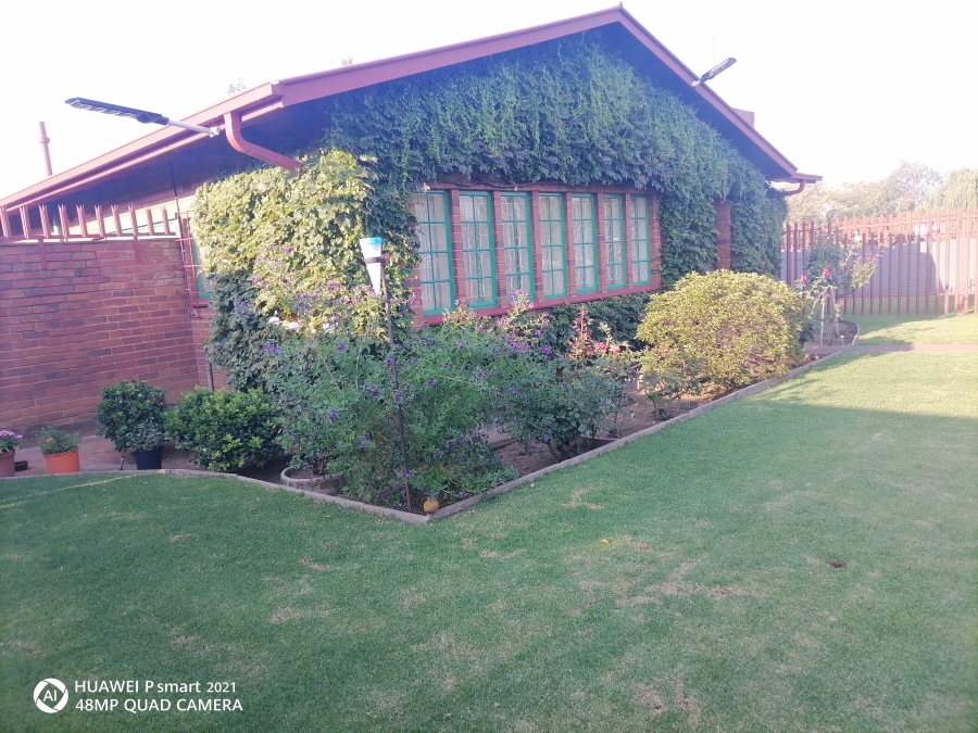 3 Bedroom Property for Sale in Vanderbijlpark CW 4 Gauteng