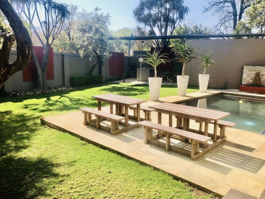 1 Bedroom Property for Sale in Sunninghill Gauteng