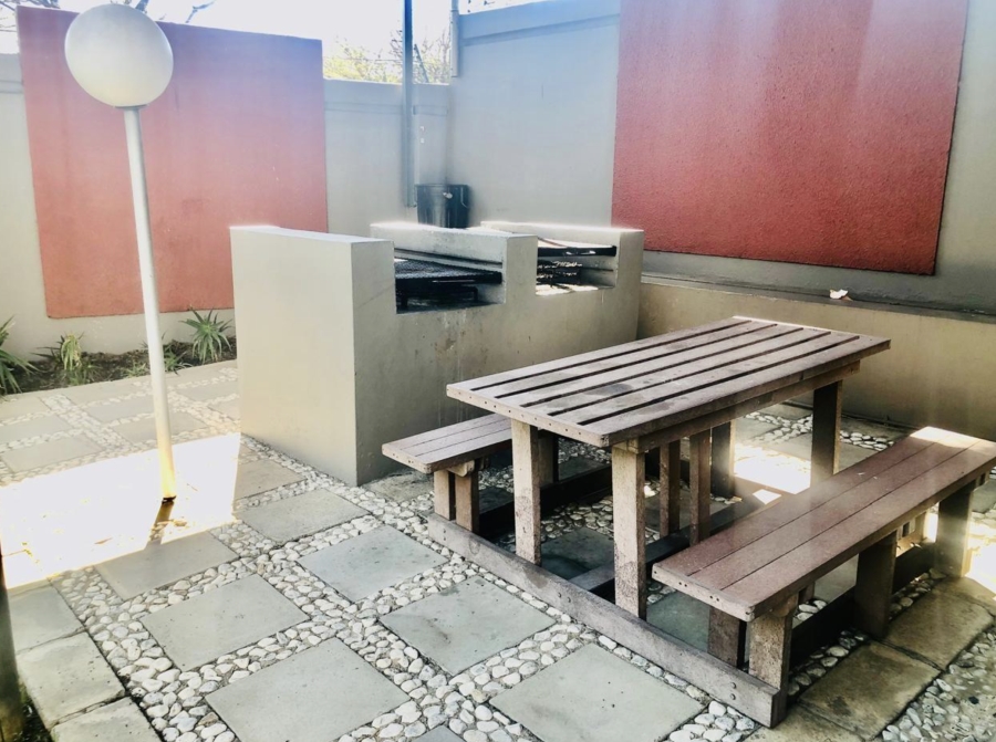 1 Bedroom Property for Sale in Sunninghill Gauteng