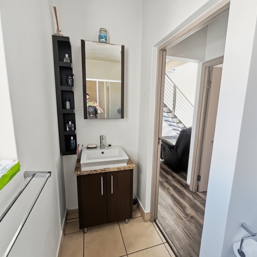 1 Bedroom Property for Sale in Sunninghill Gauteng
