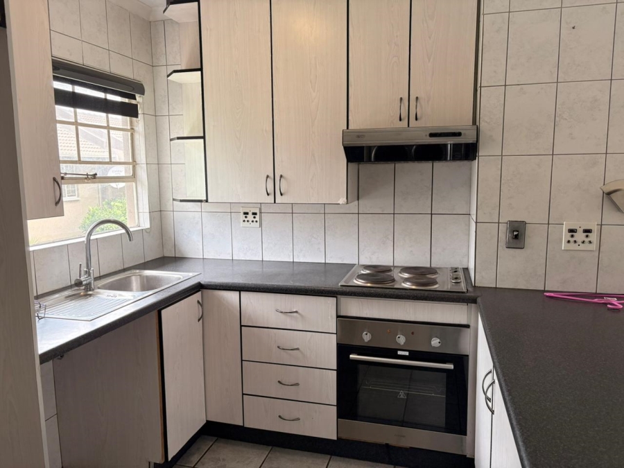 2 Bedroom Property for Sale in Ravenswood Gauteng