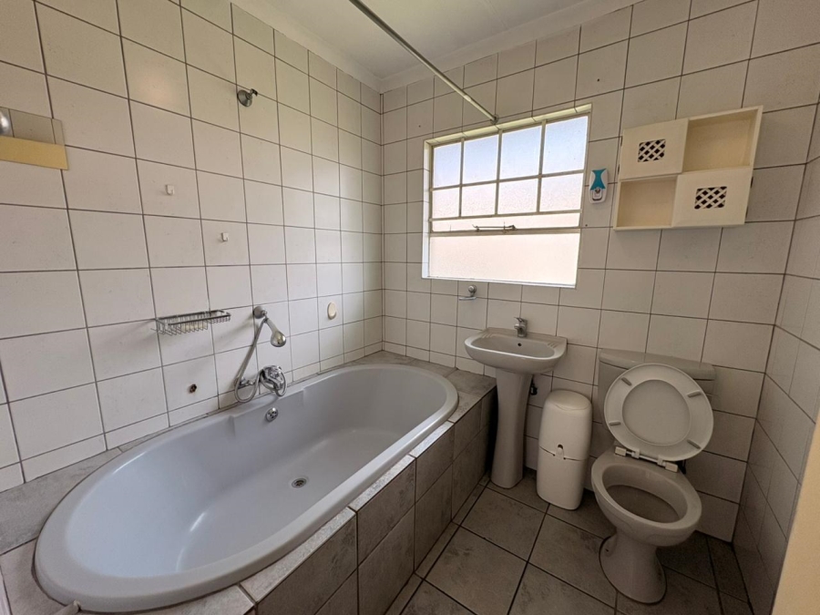 2 Bedroom Property for Sale in Ravenswood Gauteng
