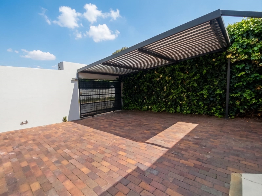 1 Bedroom Property for Sale in Parkmore Gauteng