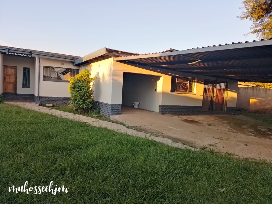 4 Bedroom Property for Sale in Birchleigh North Gauteng