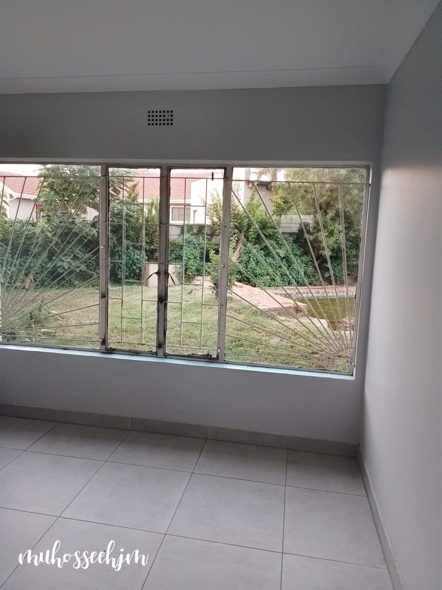 4 Bedroom Property for Sale in Birchleigh North Gauteng