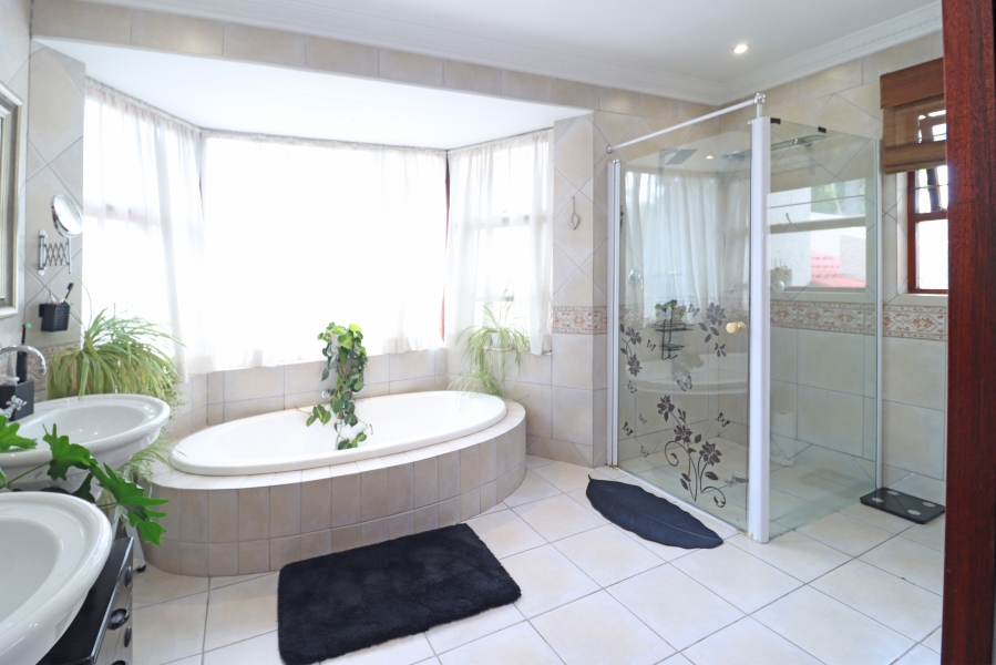 3 Bedroom Property for Sale in Lonehill Gauteng