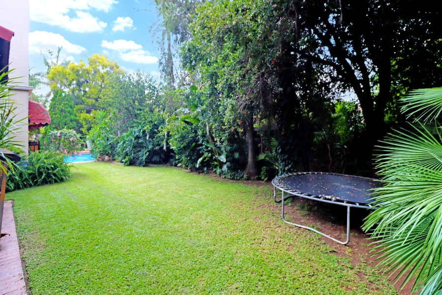 3 Bedroom Property for Sale in Lonehill Gauteng