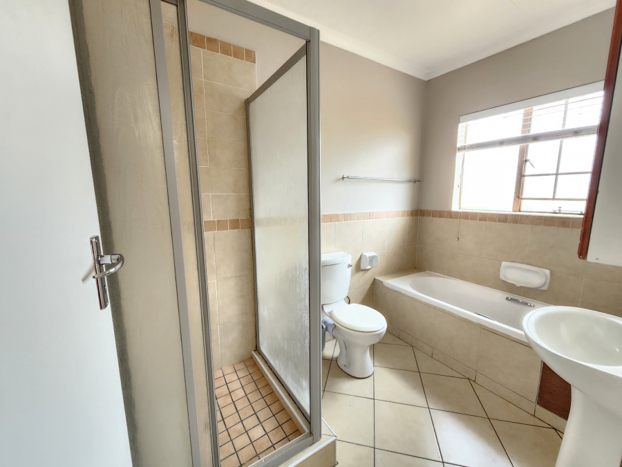 To Let 3 Bedroom Property for Rent in La Montagne Gauteng