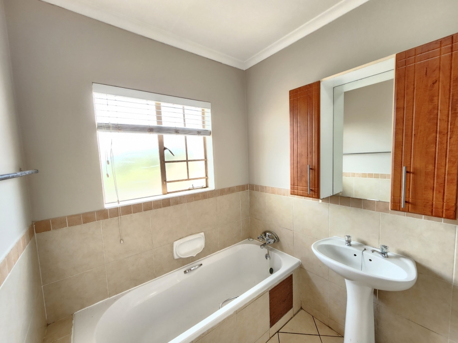 To Let 3 Bedroom Property for Rent in La Montagne Gauteng