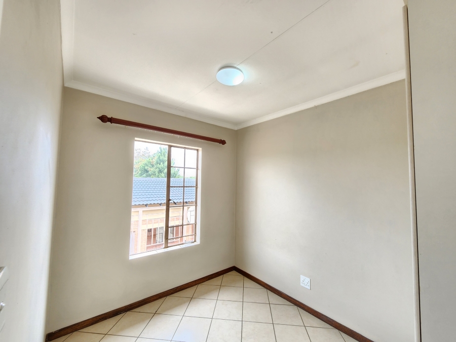 To Let 3 Bedroom Property for Rent in La Montagne Gauteng
