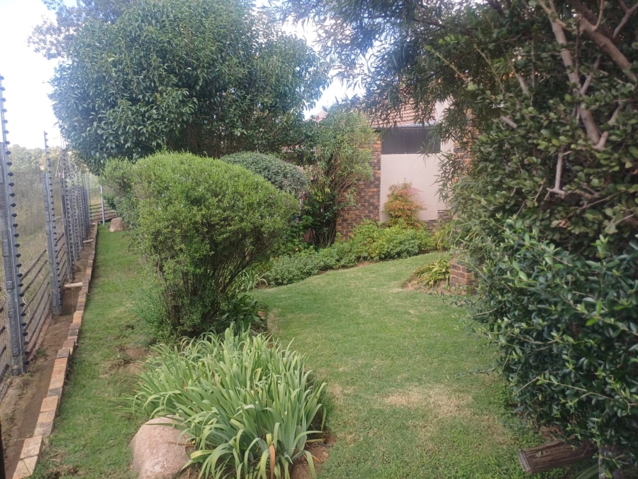 2 Bedroom Property for Sale in Sonneglans Gauteng