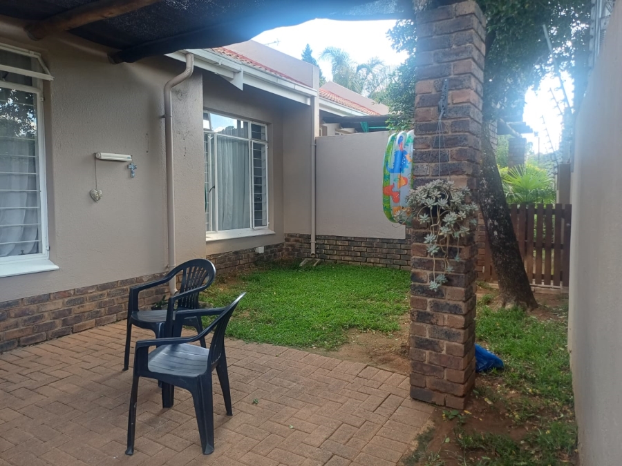 2 Bedroom Property for Sale in Sonneglans Gauteng