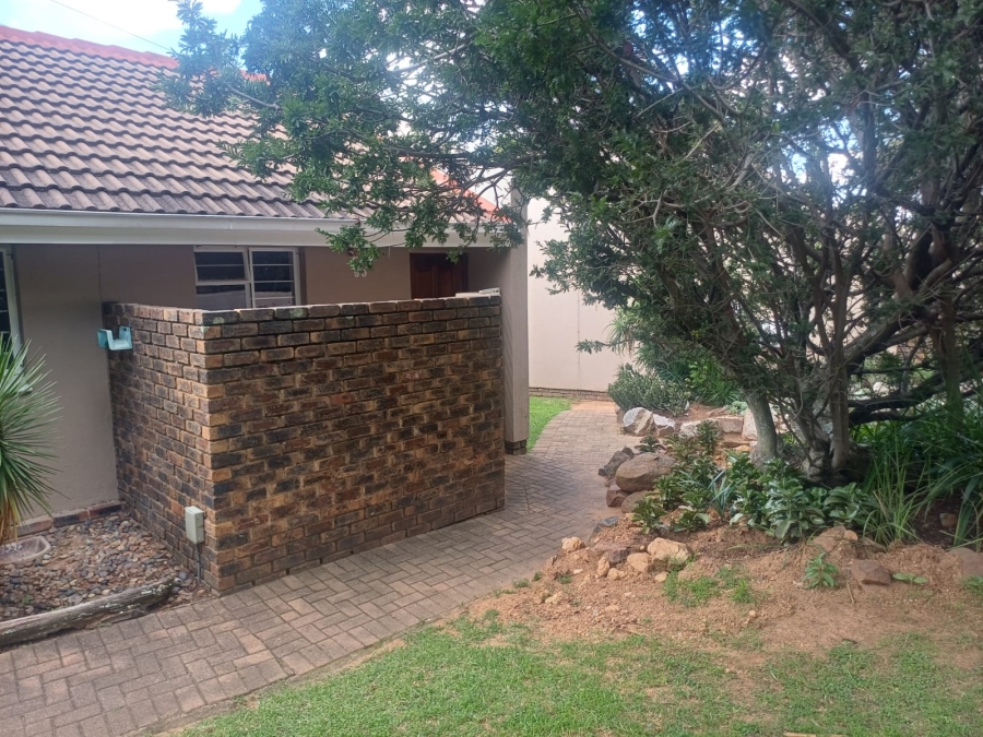 2 Bedroom Property for Sale in Sonneglans Gauteng