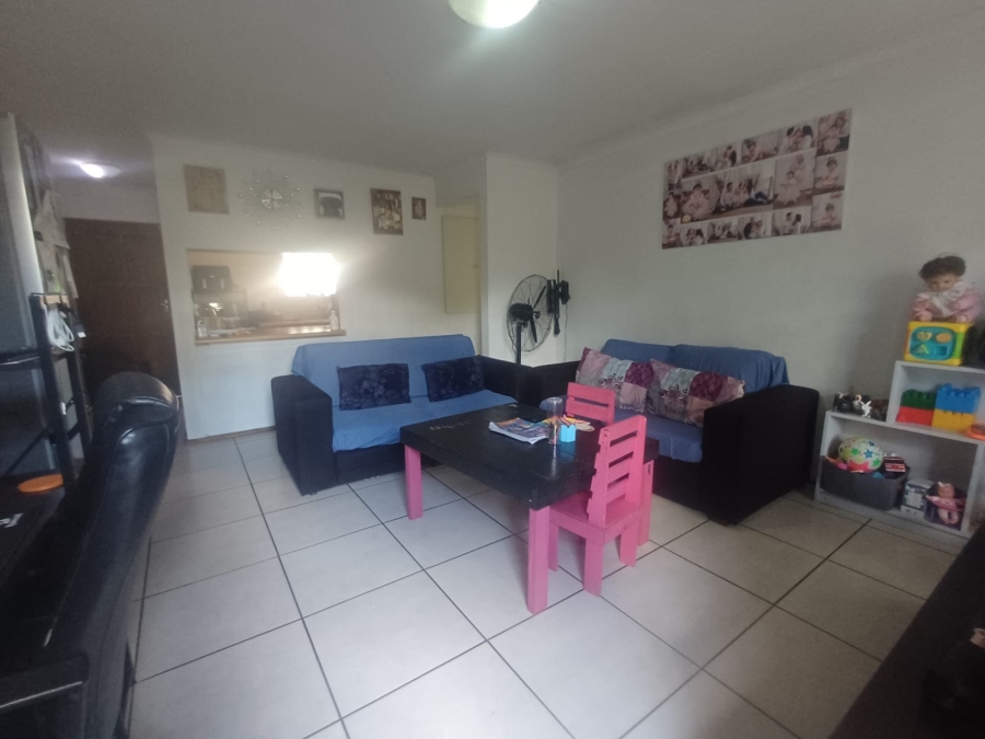 2 Bedroom Property for Sale in Sonneglans Gauteng