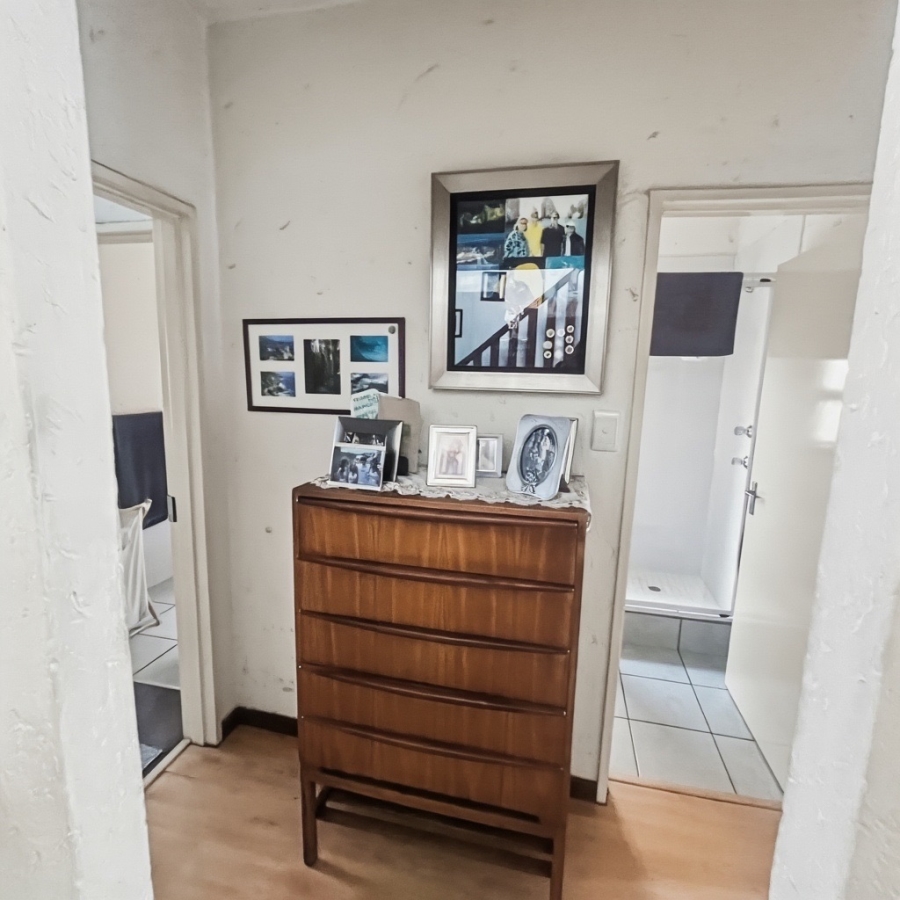 2 Bedroom Property for Sale in Sunninghill Gauteng