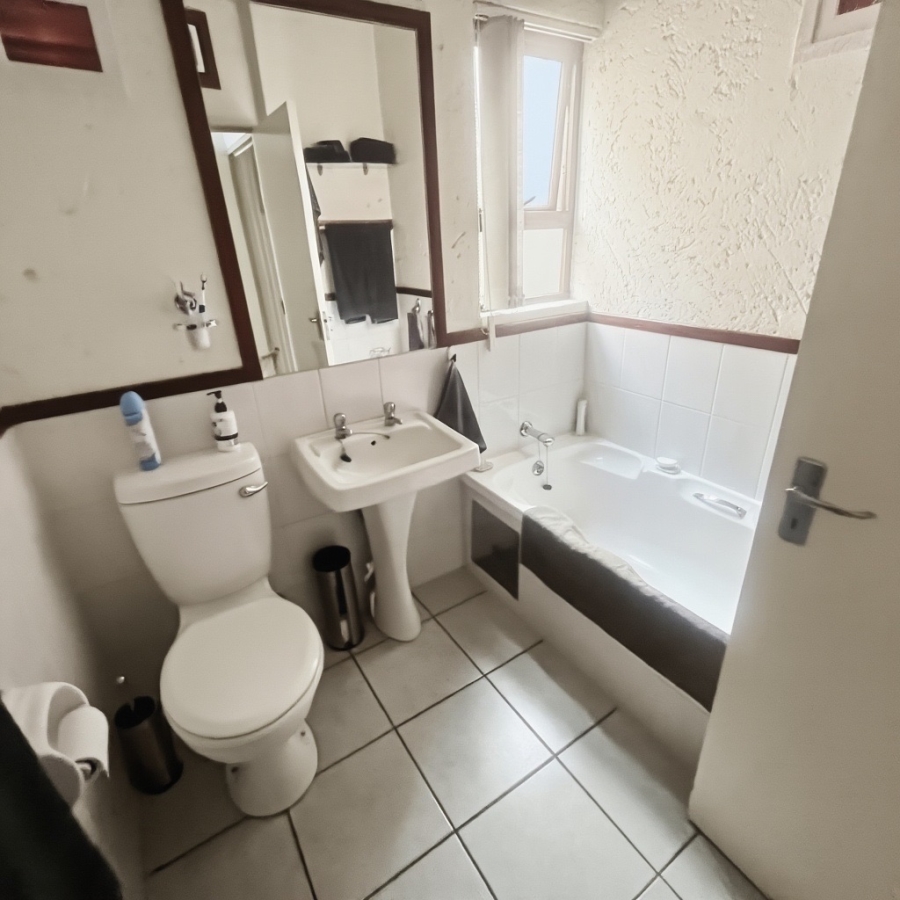 2 Bedroom Property for Sale in Sunninghill Gauteng