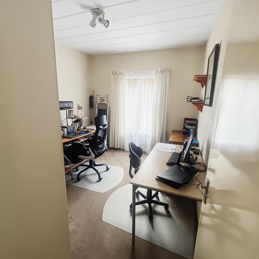 2 Bedroom Property for Sale in Sunninghill Gauteng