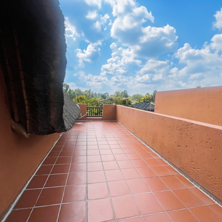 2 Bedroom Property for Sale in Sunninghill Gauteng