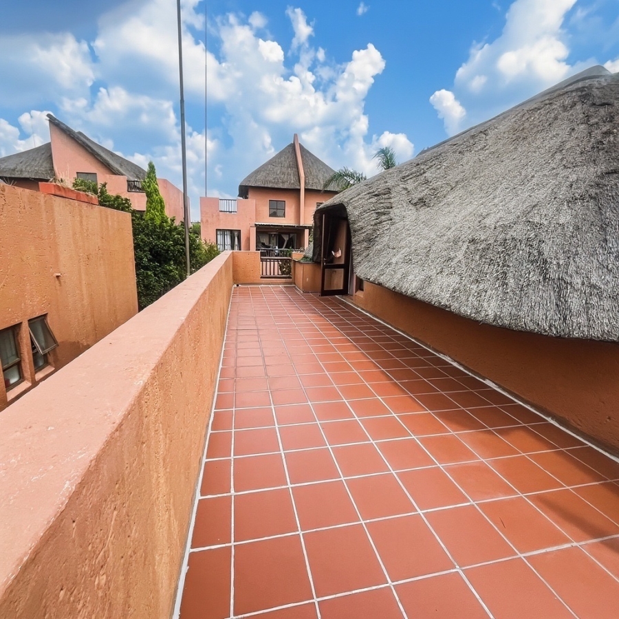 2 Bedroom Property for Sale in Sunninghill Gauteng