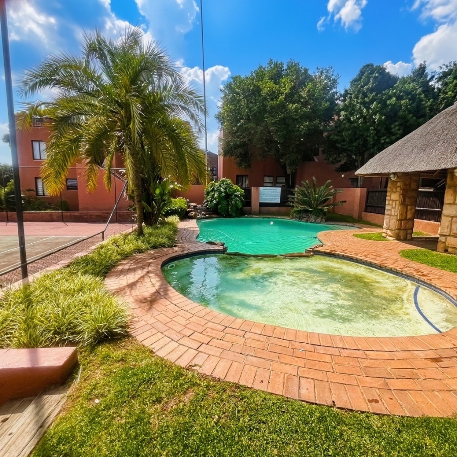 2 Bedroom Property for Sale in Sunninghill Gauteng