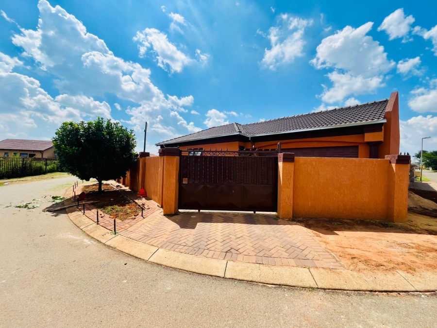 3 Bedroom Property for Sale in Dawn Park Gauteng