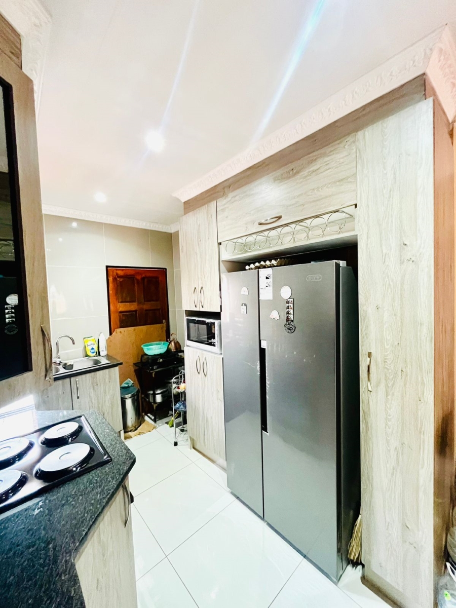 3 Bedroom Property for Sale in Dawn Park Gauteng